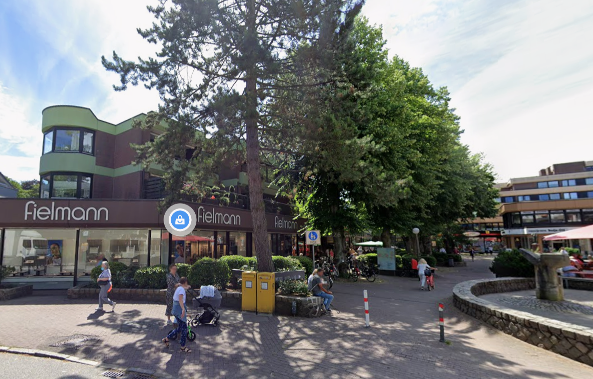 Weiße Rose Volksdorf - Blick auf den Platz